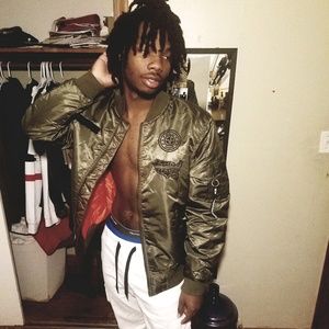 Meet your Posher, Jayeglo